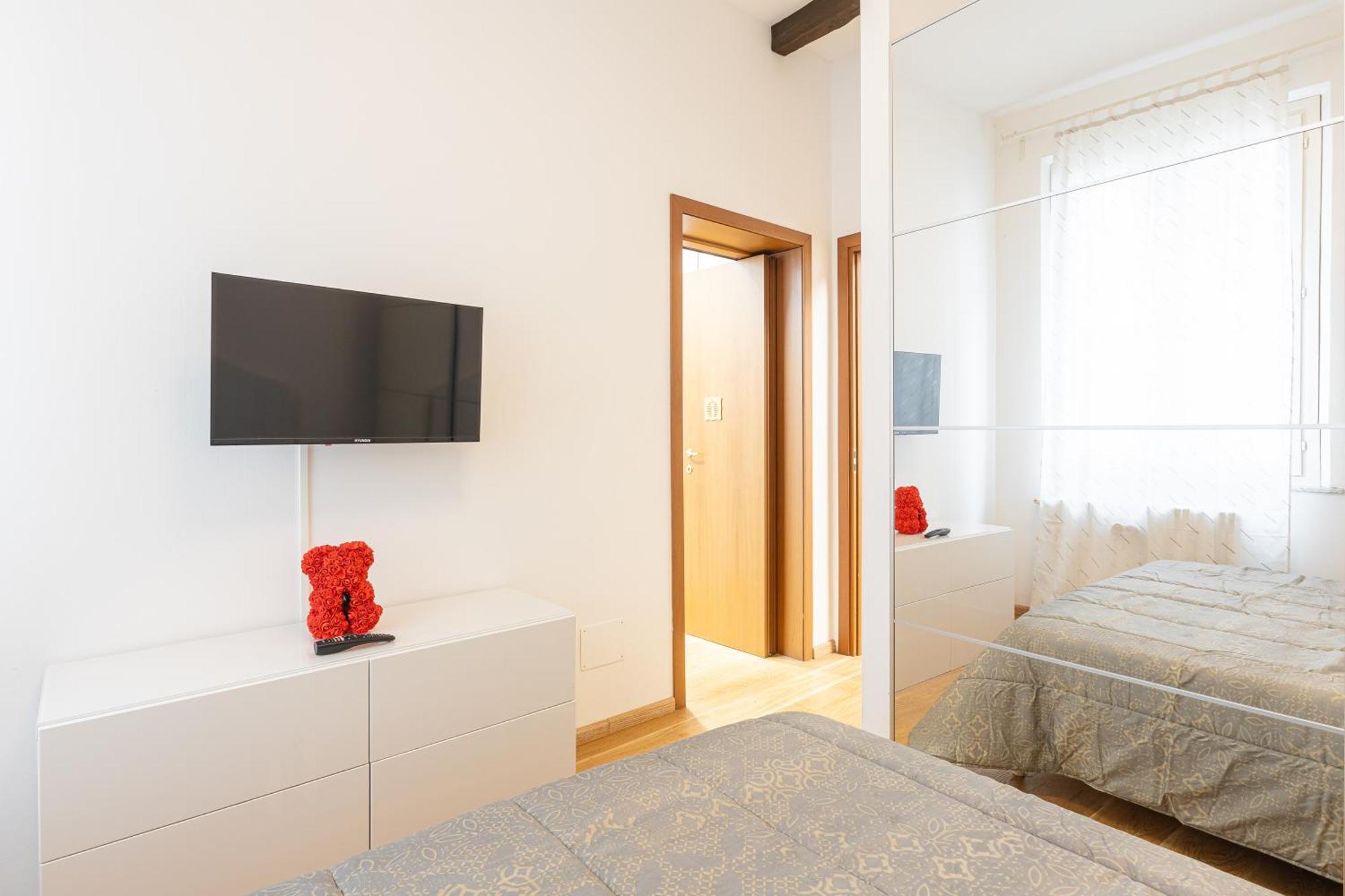 Molinari House Modena Centro Diamond Apartment ภายนอก รูปภาพ